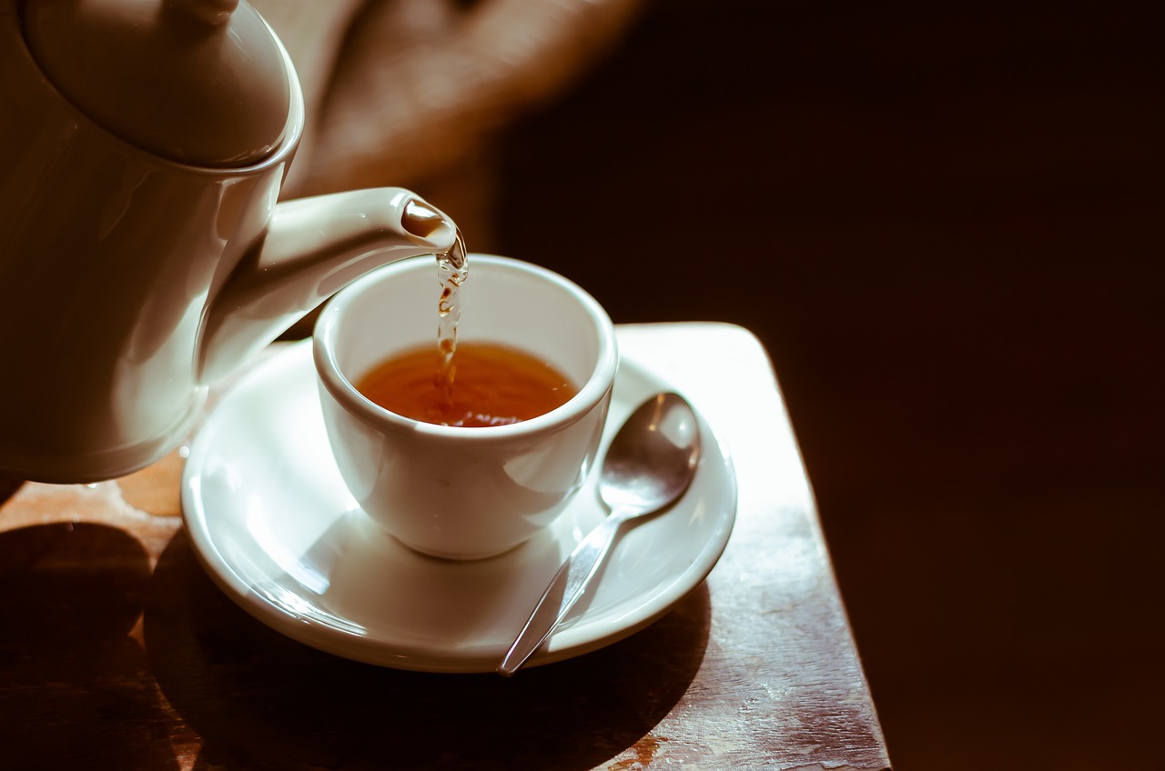tea, hot, nature, cup, table, tea-time, break, herbal, tea cup, leaf, beverage